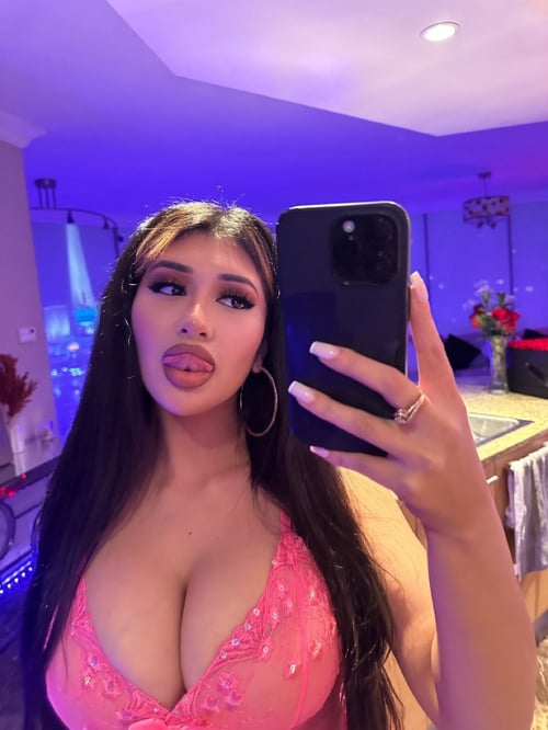 Escorts available for hookup service