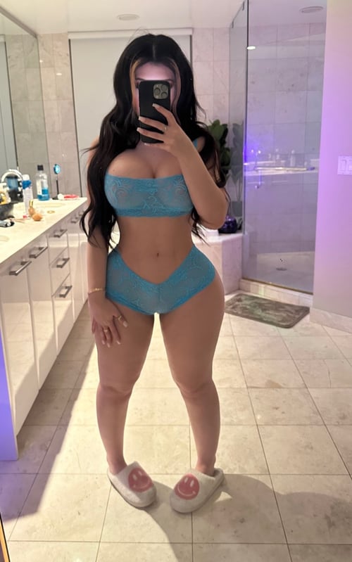Escorts available for hookup sessions
