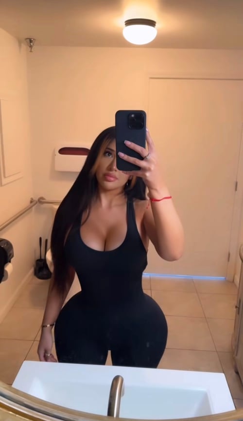 Escort Available For Hookup Service
