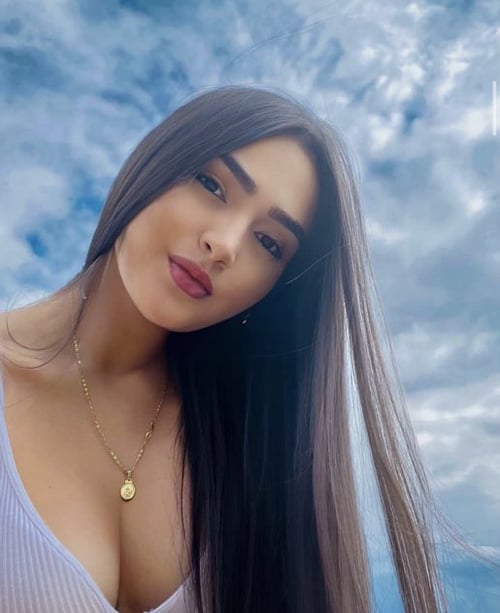 I’m available for both incall and outcall, also offer cam show 🥵✅😍