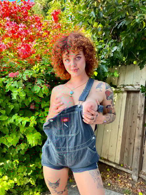 I’m a cute clean DDF white.Single,Female Escort down for hookup🥰❤️