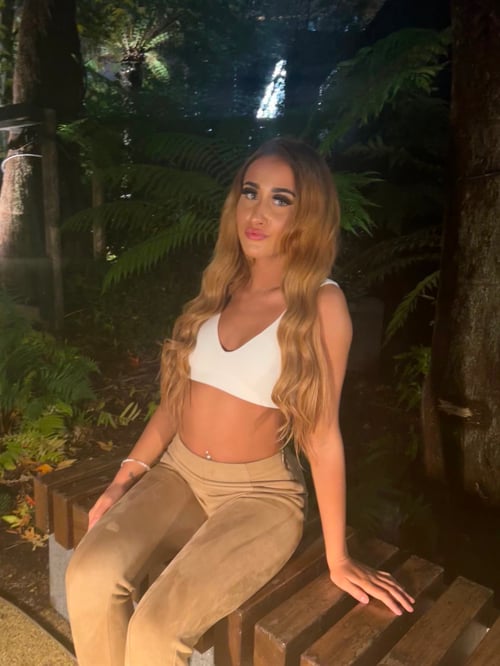 Welcome to Yvette world. I'm that sexy lady living next door 🫦💦🍑🍓🍒