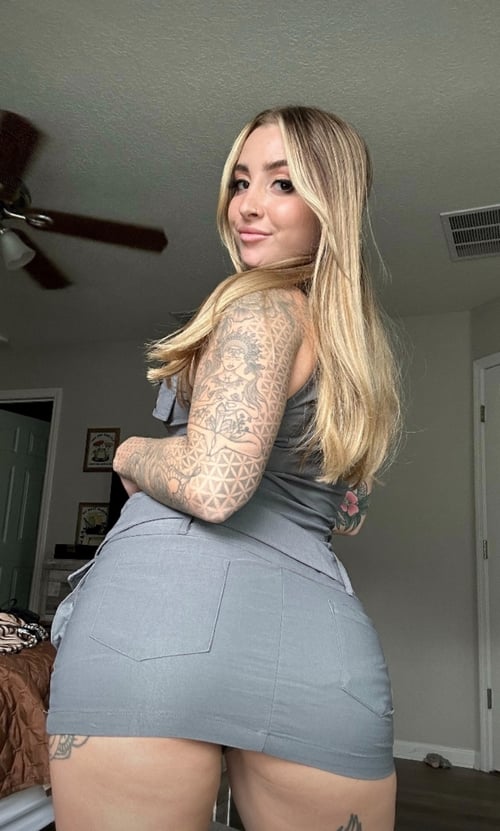 AVAILABLE FOR HOOK UP 💦🍑👅💕I sell PARTY FAVORS as well 💨❤️💕🍑