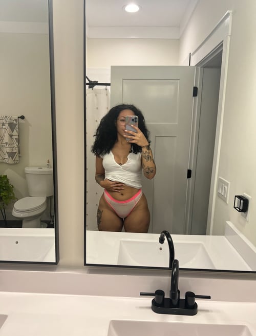 Dm let’s have some fun, I’ll make your wildest fantasy comeThrough 💦🍆🍆🍑💦🌚