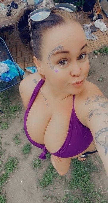 Sexy Blonde👱♀️wants Raw Sex👅💦😝🍑Hookup:hitme on snap Pretty_bemma