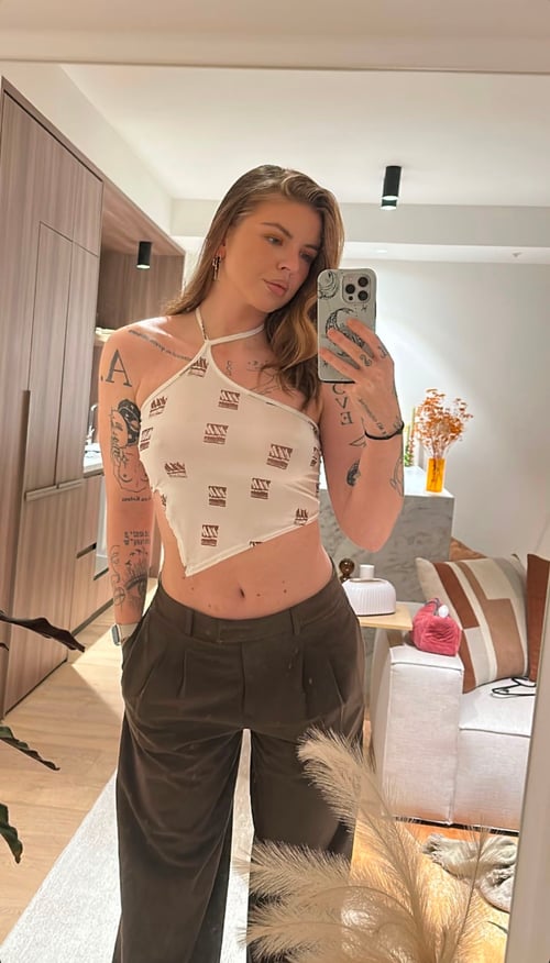 Hot Sexy Brunette 👱♀️wants Raw Sex👅💦😝🍑Hookup: hit me on snap @a_da1260 or insta @tijani6122