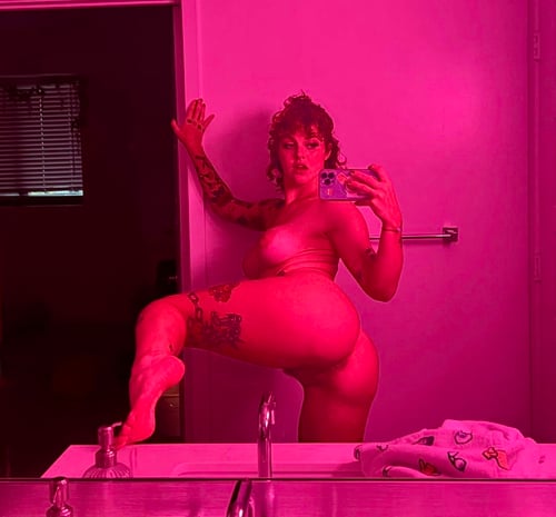 Iโm a cute clean DDF white.Single,Female Escort down for hookup๐ฅฐโค๏ธ