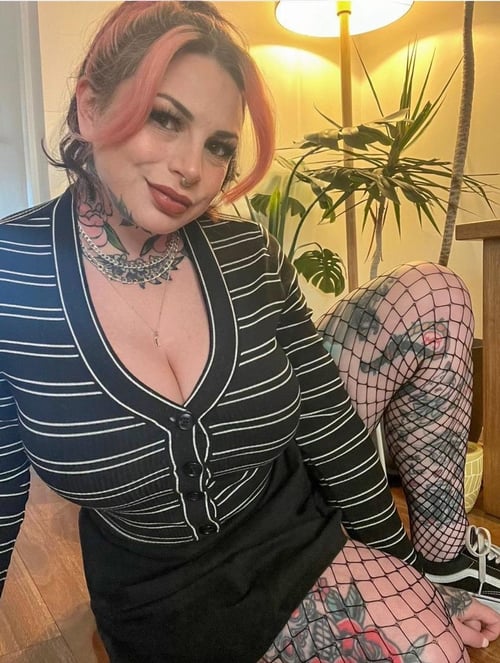 I’m a❤️professional 💯sexworker👅hit me up if you’re down to have fun💯🥰
