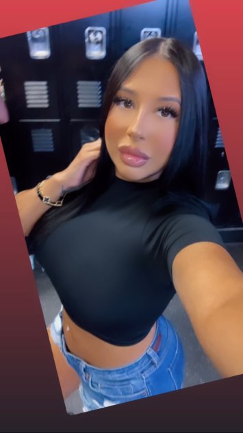 Busty Latina Bombshell