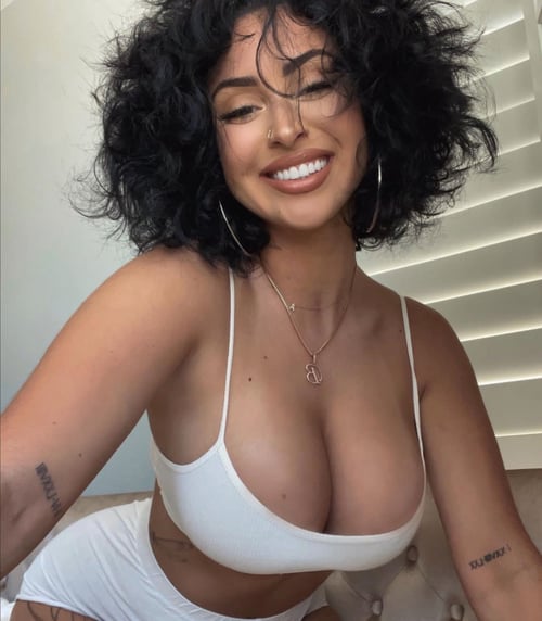 I’m Down To Fuck You Good👅🍆🥵 And I’m open to meeting you anywhere.👅🍆