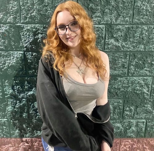 Hi I’m Jenny sexy red head hooker in Baton Rouge