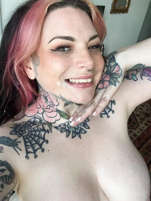 I’m a❤️professional 💯sexworker👅hit me up if you’re down to have fun💯🥰