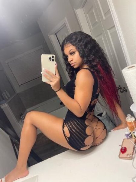Drop Dead Gorgeous Fitness Model Alexis True GFE Babe