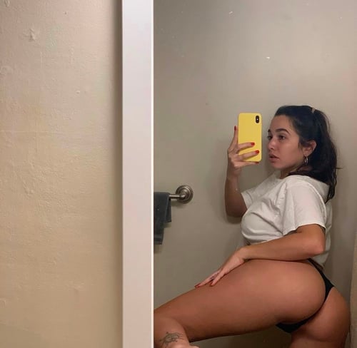 Hey baby I’m available for fun