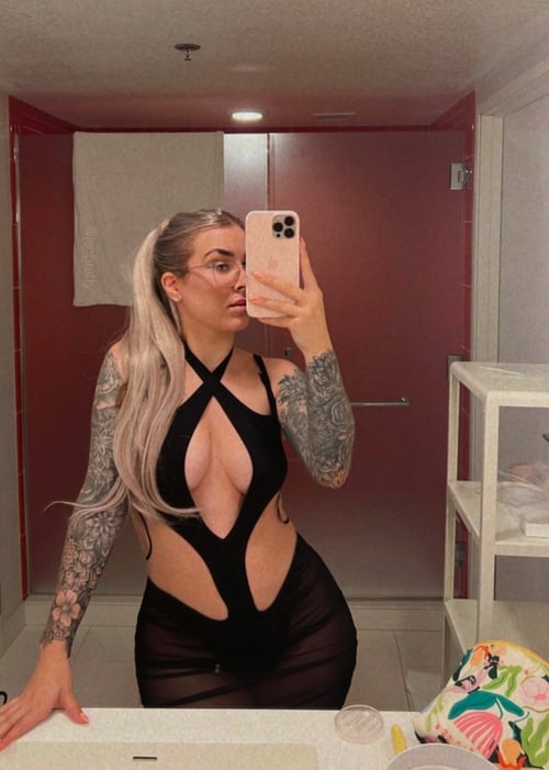 HIT ME UP 🤙 IF YOU NEED ANY SEXUAL SERVICES 😍❤️ OR BODY MASSAGE 💆🏽♀️🥶