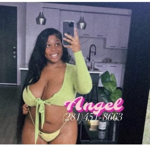 ANGEL LYNN’s here🥂