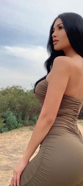 sexsi caliente ardiente complasiente carin̈oza muy amable llama