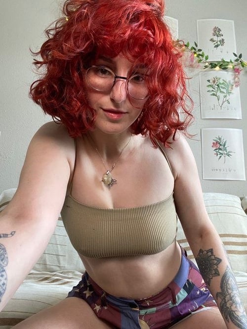Hi I’m Melody sexy red head available for hookup in Houston
