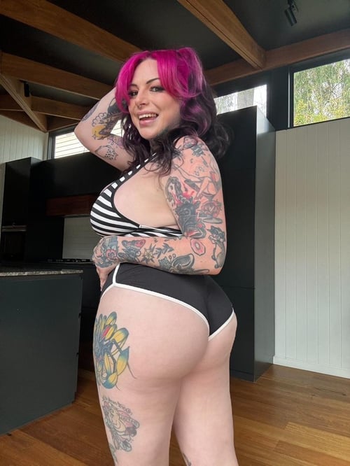 I’m a❤️professional 💯sexworker👅hit me up if you’re down to have fun💯🥰