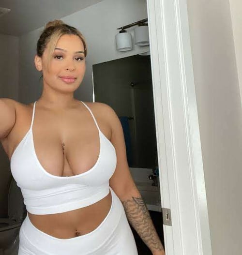 AVAILABLE FOR INCALL AND OUTCALL SWEETIE 😍