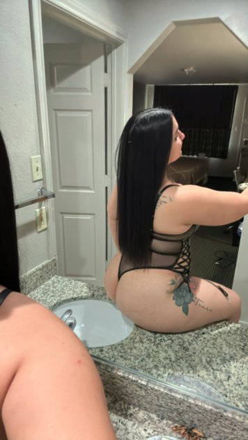 Soy una rica Latina recién llegada 😈🤤oral 🥵