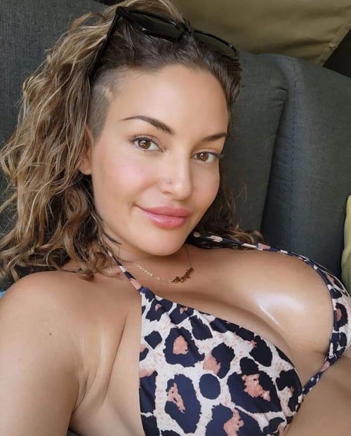 I’m available right now kindly HMU +16402090488