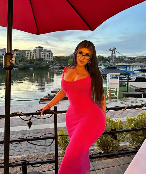 Escorts available for hookup