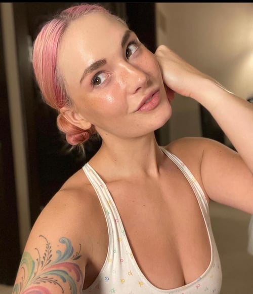 Hey 🍑🍯 Hot & Sexy, Clean & soft Pussy. I’m available for both Incall and outcall
