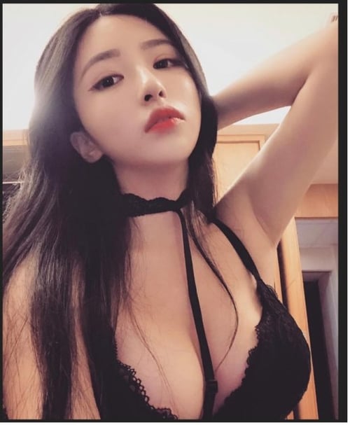 Beautiful and sexy Asian girls for you to choose
