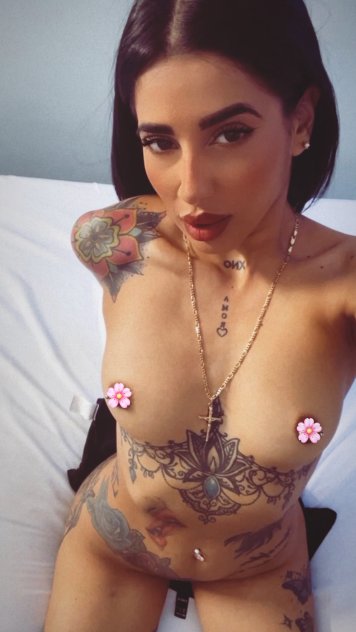 Anaiss apretadita jugosa🥵👅💦❤️‍🔥