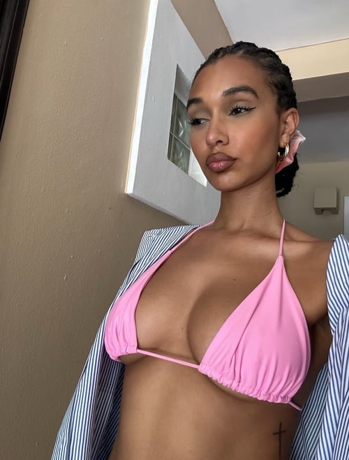 I am always in a cheerful mood and always creamy don’t hesitate to text me🥰🥰