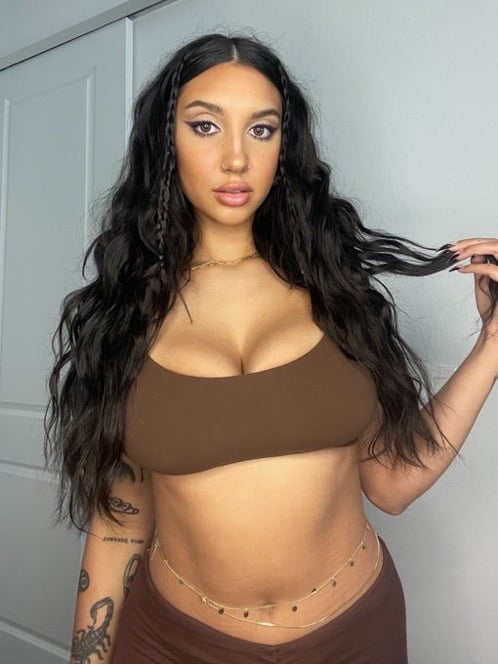 NEW GIRL NEXT DOOR 👅💋. HMU ON SNAPCHAT @Bigashleyy11