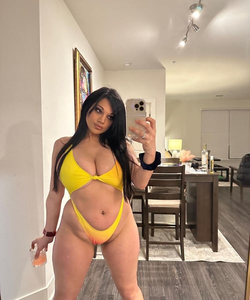 I AM DOWN FOR ALL KIND OF **** AND I NEED A BIG**** INSIDE MY WET P**SY💦