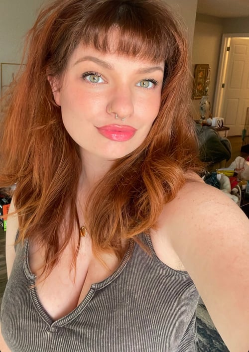 Do you need a girl who would roleplay and fuck your brains out? Msg me👅💦