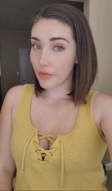 Available for both incall and outcall service on snap : rhondac1243