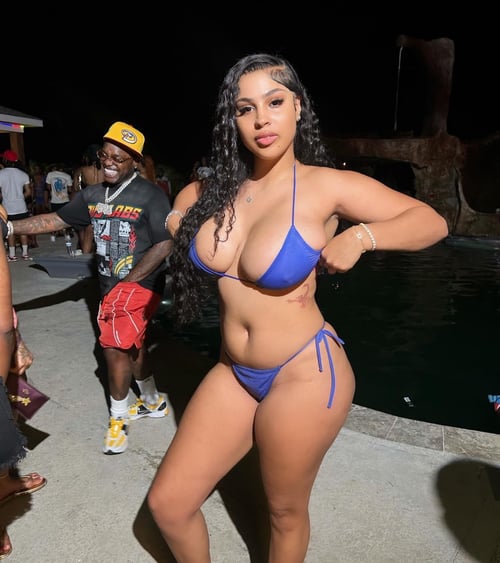 🍑IM A REAL SEXY BADDIE and HOTTEST CHICK IN TOWN 🍑