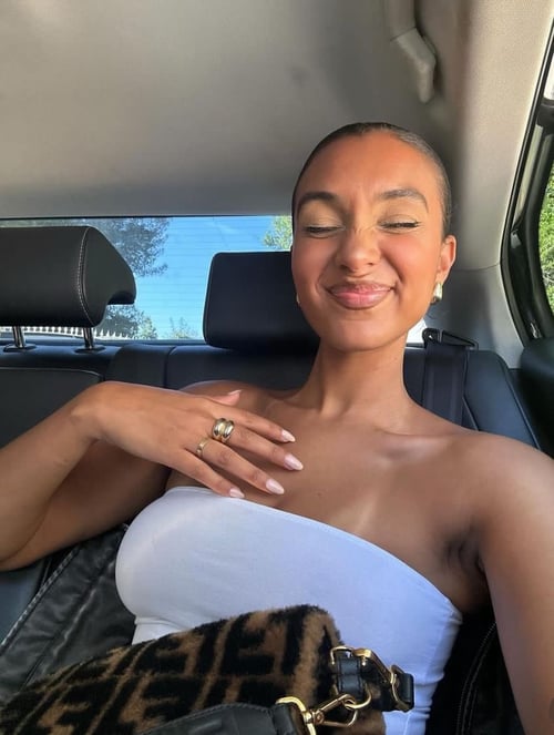 I am always in a cheerful mood and always creamy don’t hesitate to text me🥰🥰