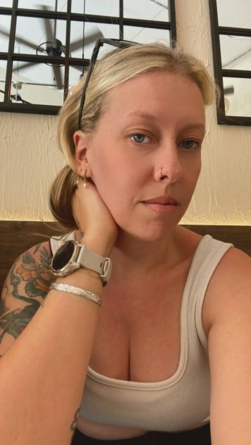 Available for both incall and outcall service