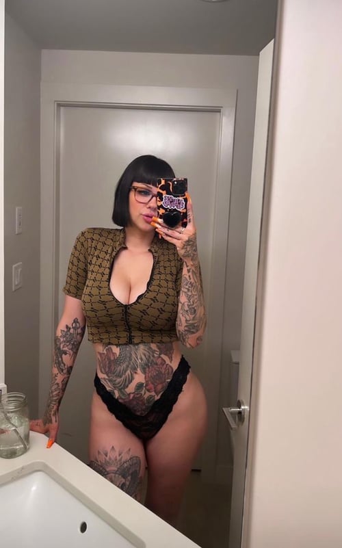 I’m available now hmu on +15592131173