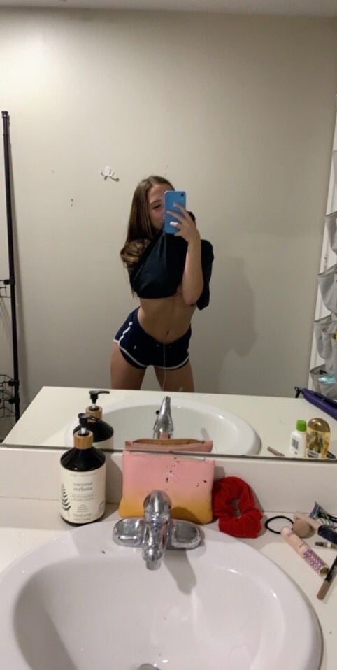HMU for hookup and my nudes ,Am ready to help you get wet and ride your cock +1 (270) 906-0907