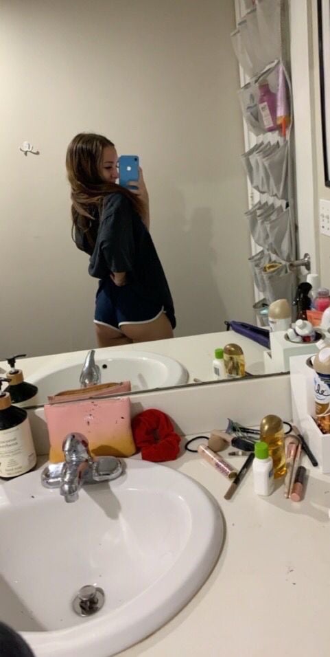 HMU for hookup and my nudes ,Am ready to help you get wet and ride your cock +1 (270) 906-0907