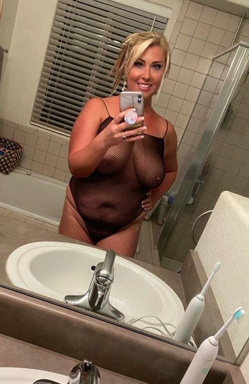 5716226936 Horny and Naughty girl that’s love squirting, Real, Honest and a Professional.