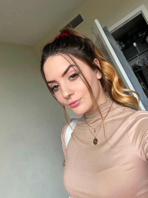 Hey am available to meet up 👅for both incall and outcall ❤️ sweet🍑Hot & Sexy, Clean & soft Pussy.