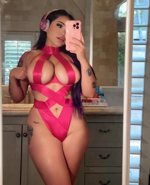 Snapchat : rolalekan46 instagram : kimkimberly99099 i squirt 💦 💕☺️and give sweet head 😘😍😌☺️