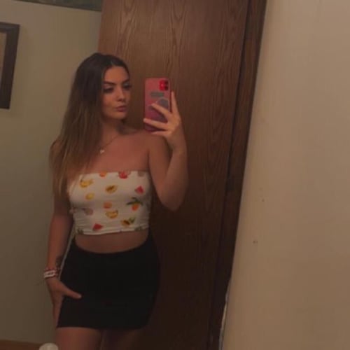 I’m Ashley by name and I’m here to fulfill your fantasy and give you maximum satisfaction 303667000
