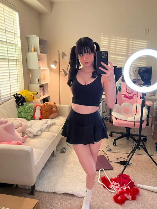 I am kalie Sophie ,really sweet and polite😊💋HMU on Hotline: (213) 649-9447 Snapchat:babysophiexo2