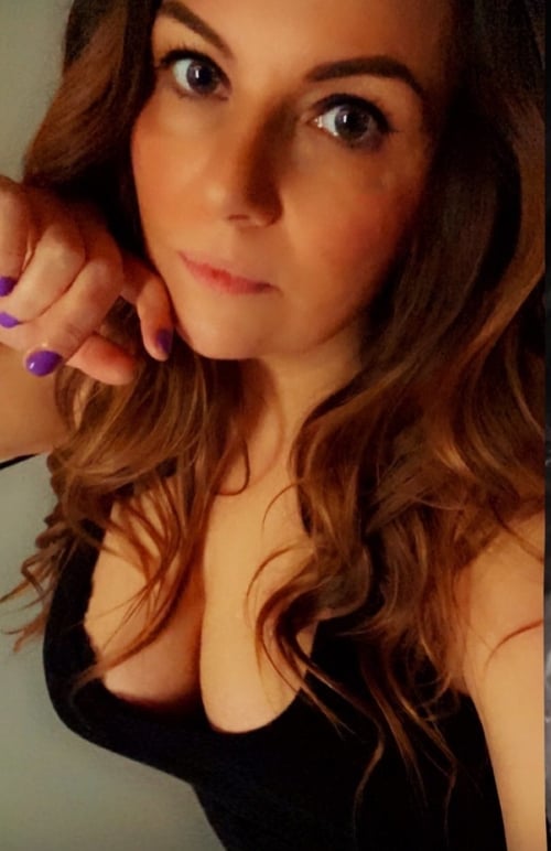 NEW ESCORTS IN TOWN AVAILABLE FOR ALL TYPE OF SEXUAL ACTIVITIES