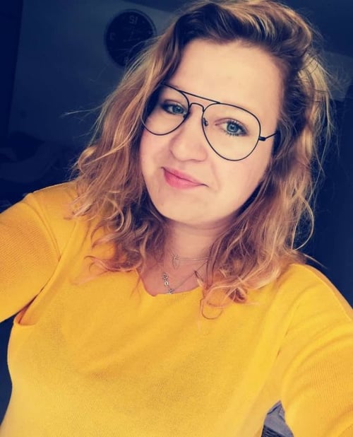 2148825848 wet and juicy Pussy available for hard-core sex