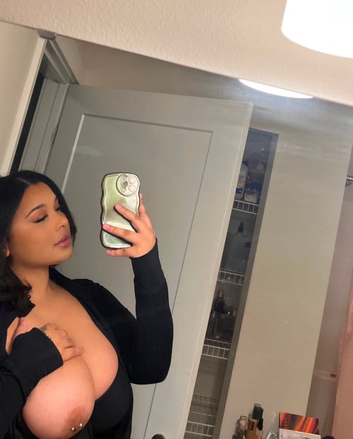 I’m down for fun hookup and massage 100% legit HMU: Snap:thegirlisbeau24 text me