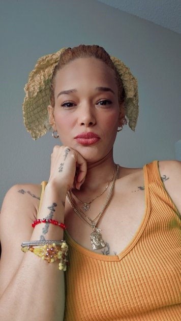 Si